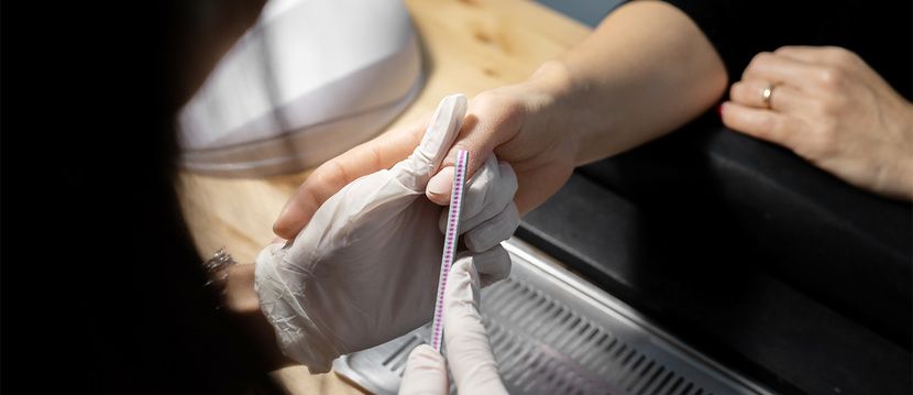 Ricostruzione unghie in gel a Cagliari presso il centro Twinepà Nails, Via Logudoro 38